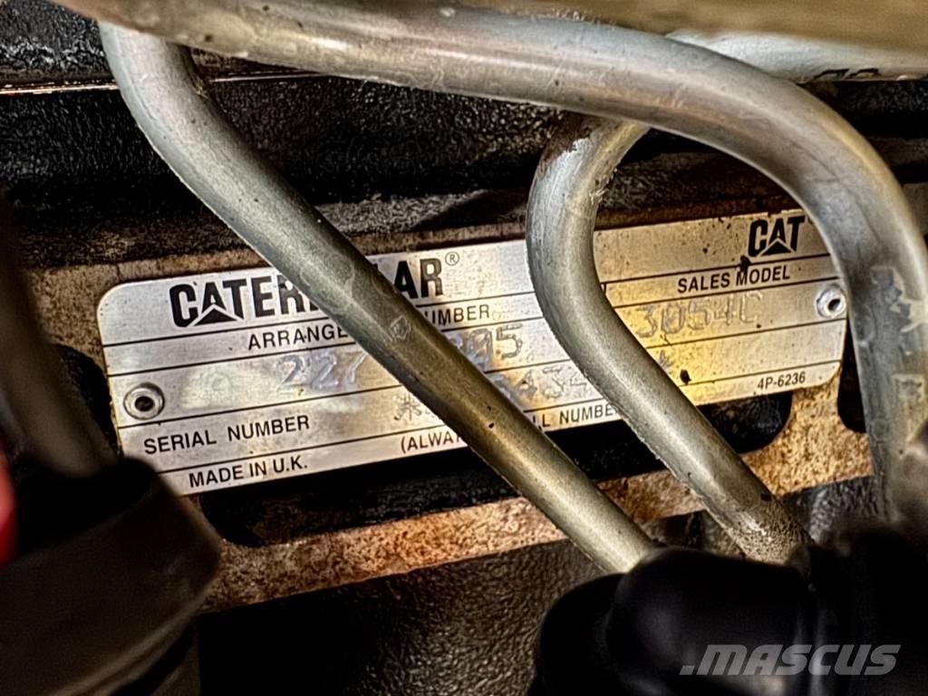 CAT 432 E Ekskavatori-iekrāvēji