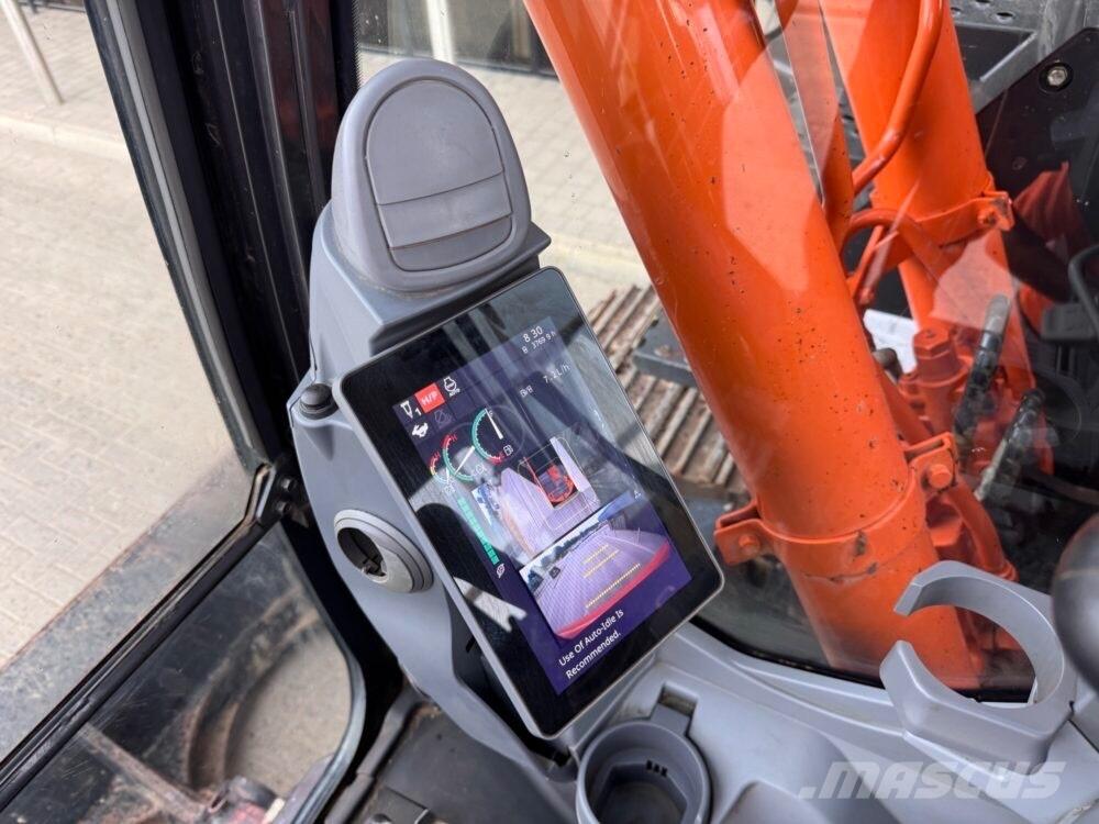 Hitachi ZX135USBL-7 Kāpurķēžu ekskavatori