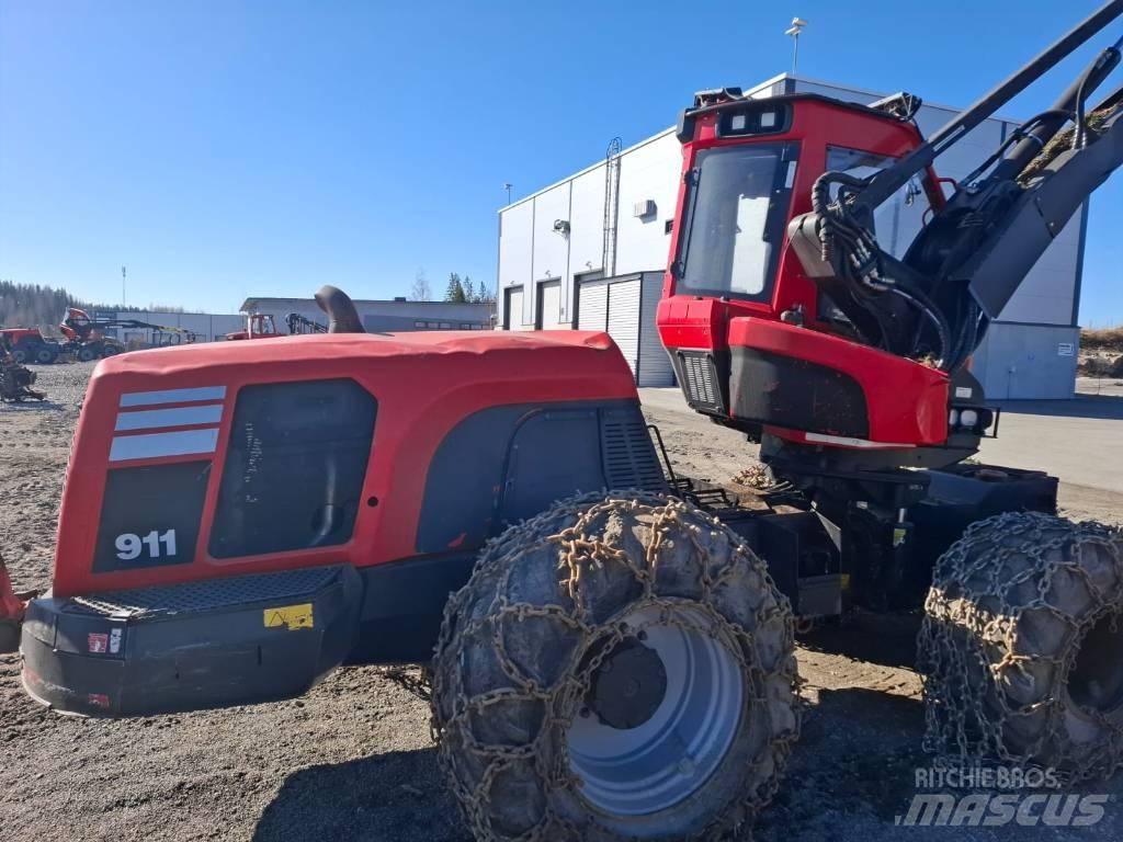Komatsu 911 Harvesteri