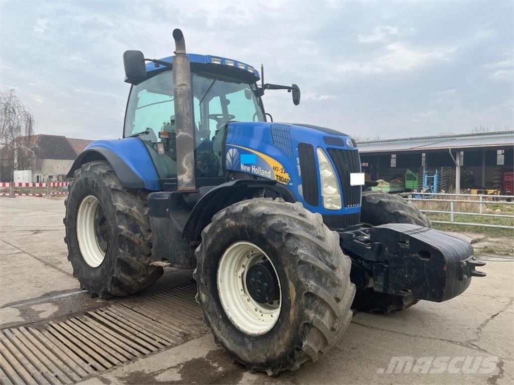 New Holland T8040 Traktori