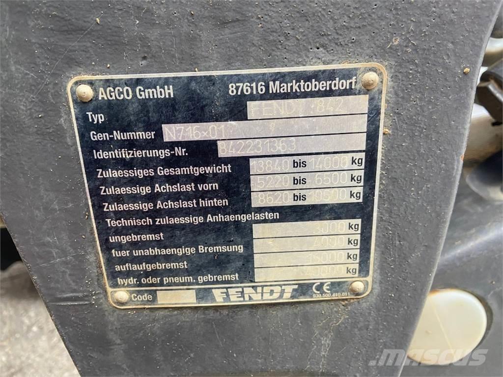Fendt 828 Vario Traktori