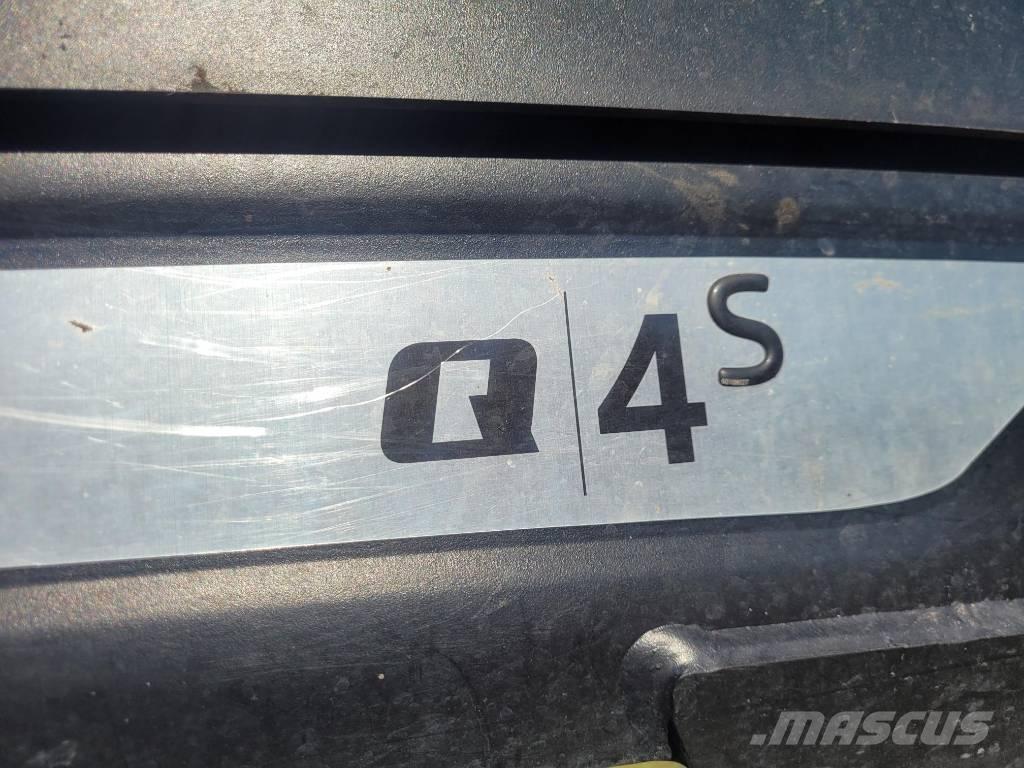 CLAAS Arion 470 Traktori