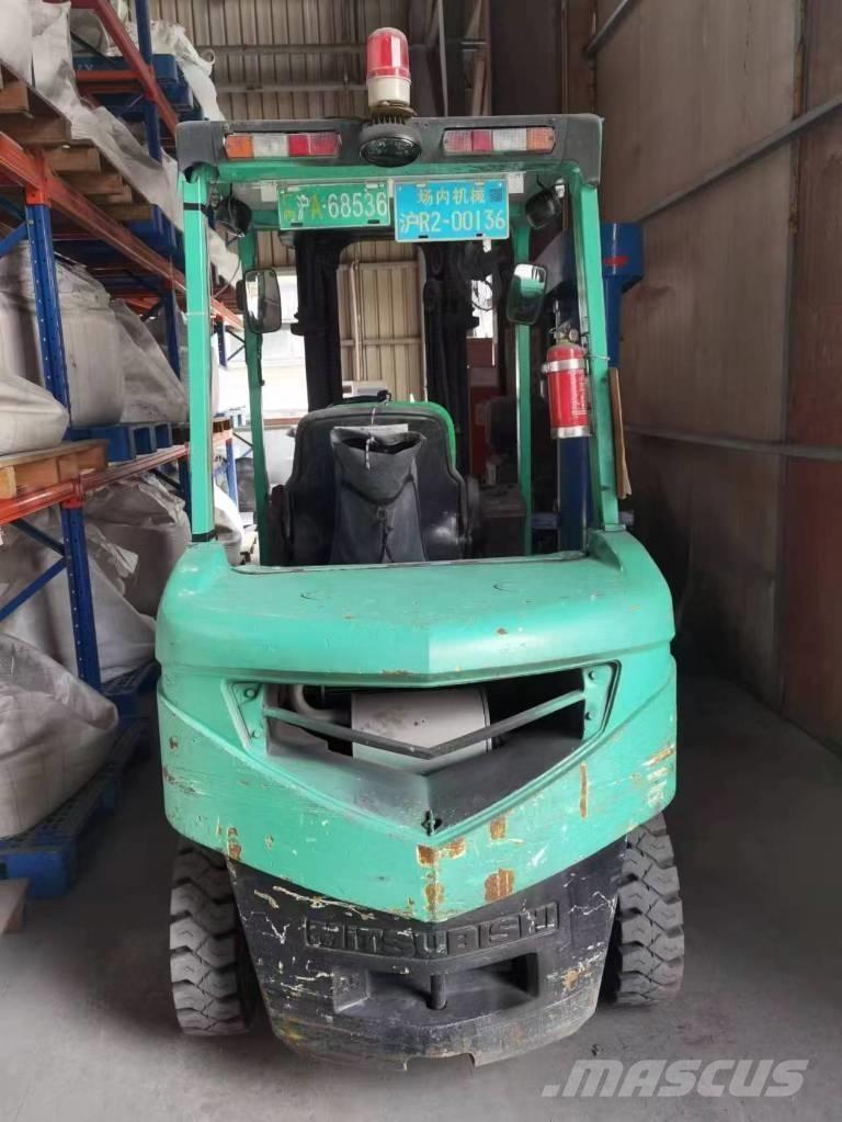 Mitsubishi FD 25 Tehnika ar dīzeļa dzinēju