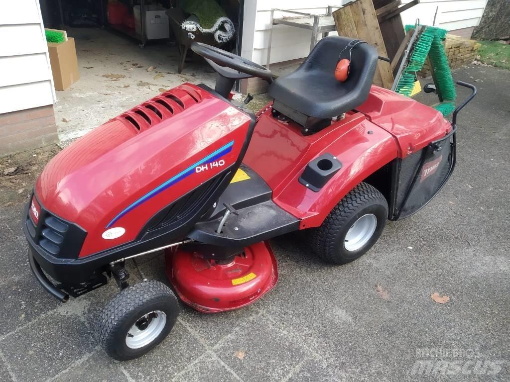 Toro zitmaaier DH140 Mauriņa traktors