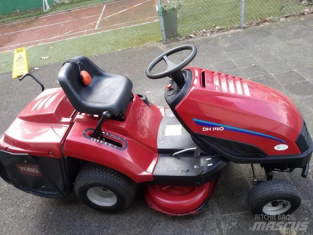 Toro zitmaaier DH140 Mauriņa traktors