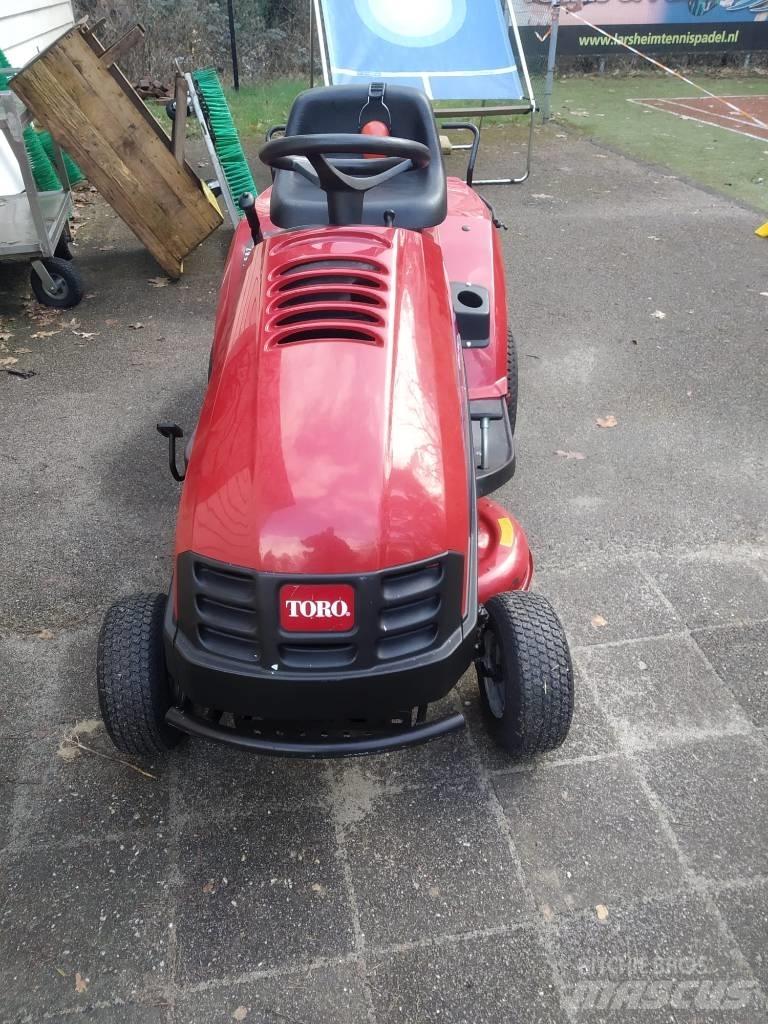 Toro zitmaaier DH140 Mauriņa traktors