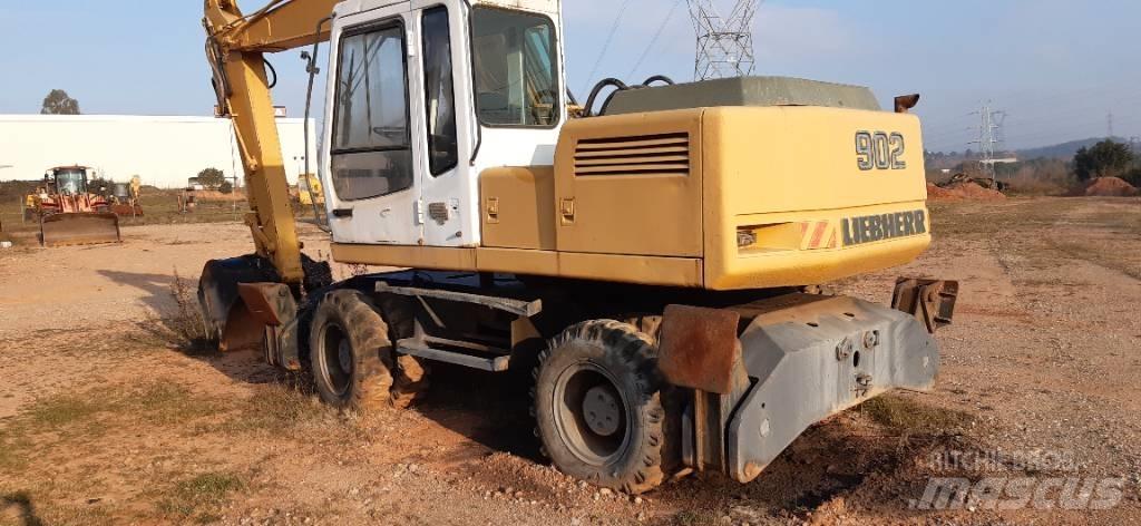 Liebherr A 902 Ekskavatori uz riteņiem