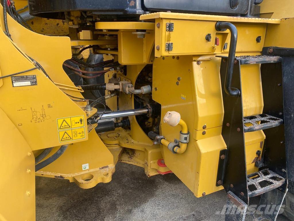 CAT 966 M NVT Iekrāvēji uz riteņiem