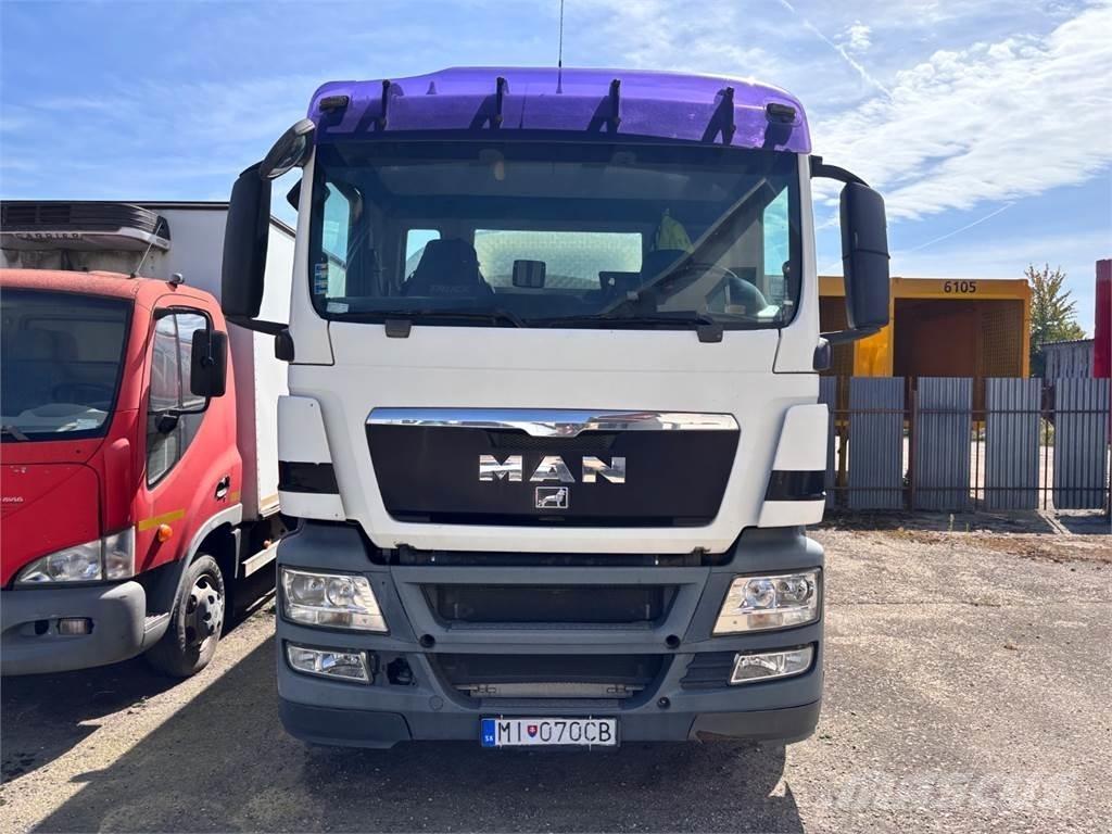 MAN TGS 26.440 6X2 Autocisterna
