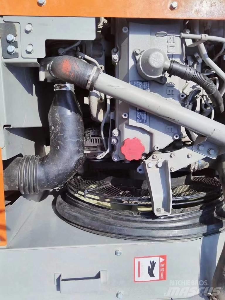 Hitachi Zaxis 200 LC Kāpurķēžu ekskavatori