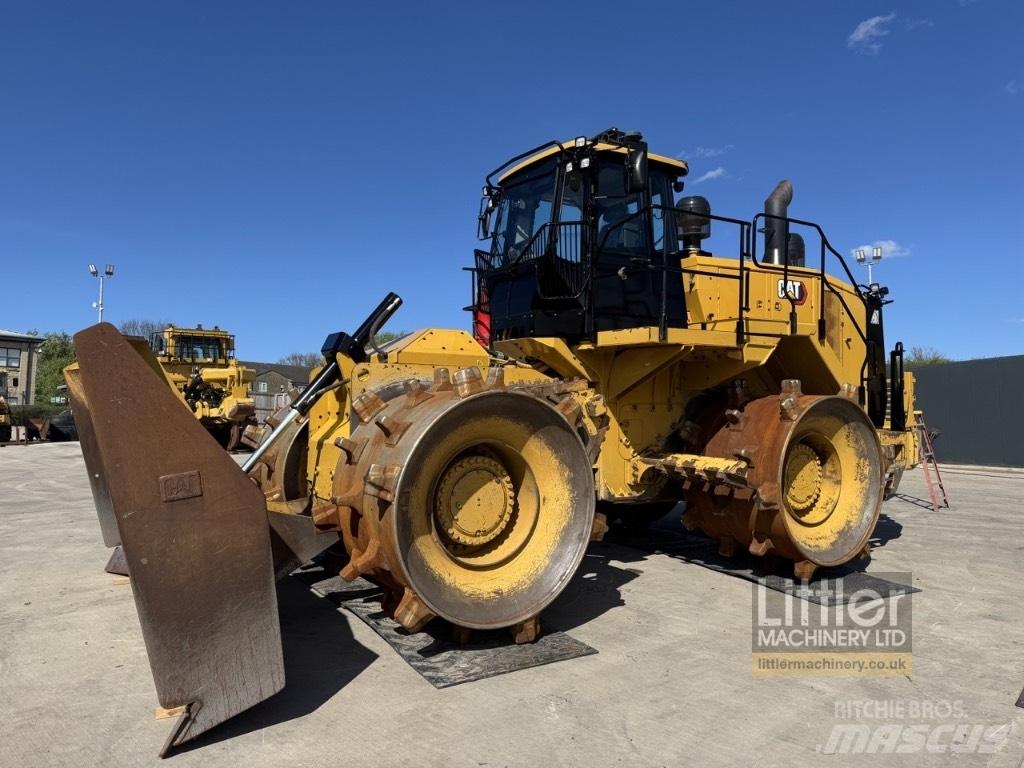 CAT 826 K Atkritumu preses