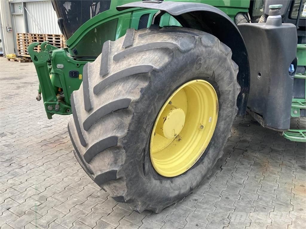 John Deere 6230R Traktori