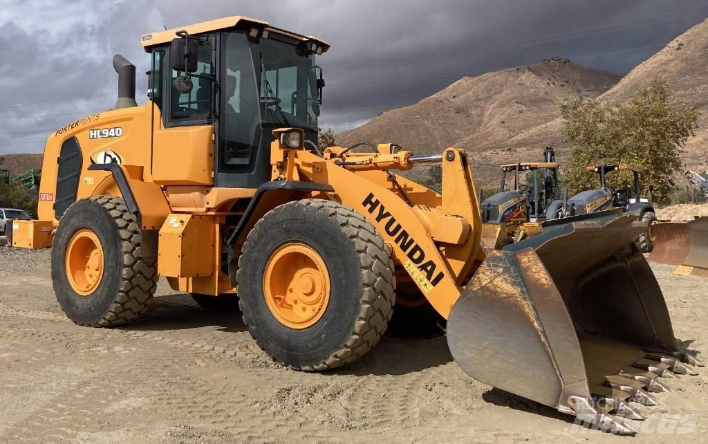 Hyundai HL940 Iekrāvēji uz riteņiem