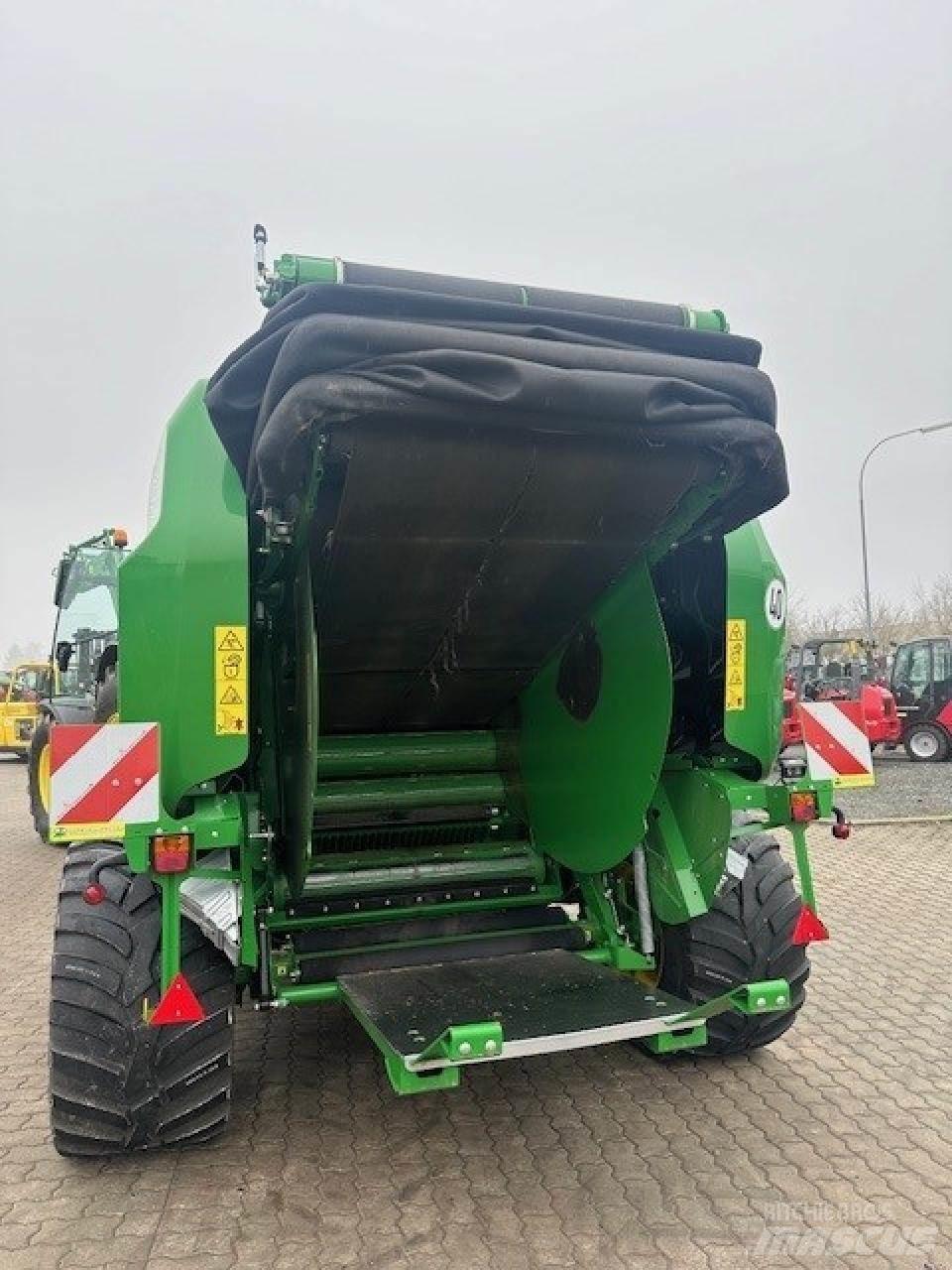 John Deere V461R Rituļu preses
