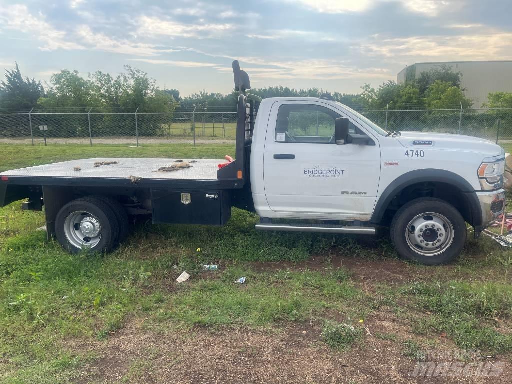 RAM 5500 Platformas/izkraušana no sāniem