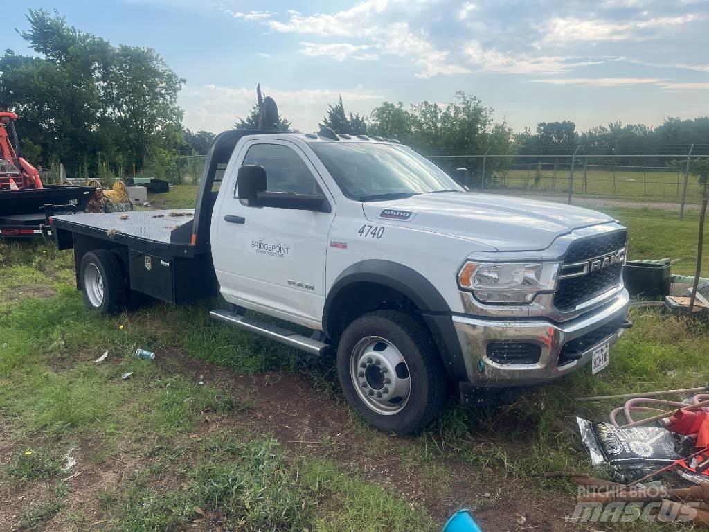 RAM 5500 Platformas/izkraušana no sāniem