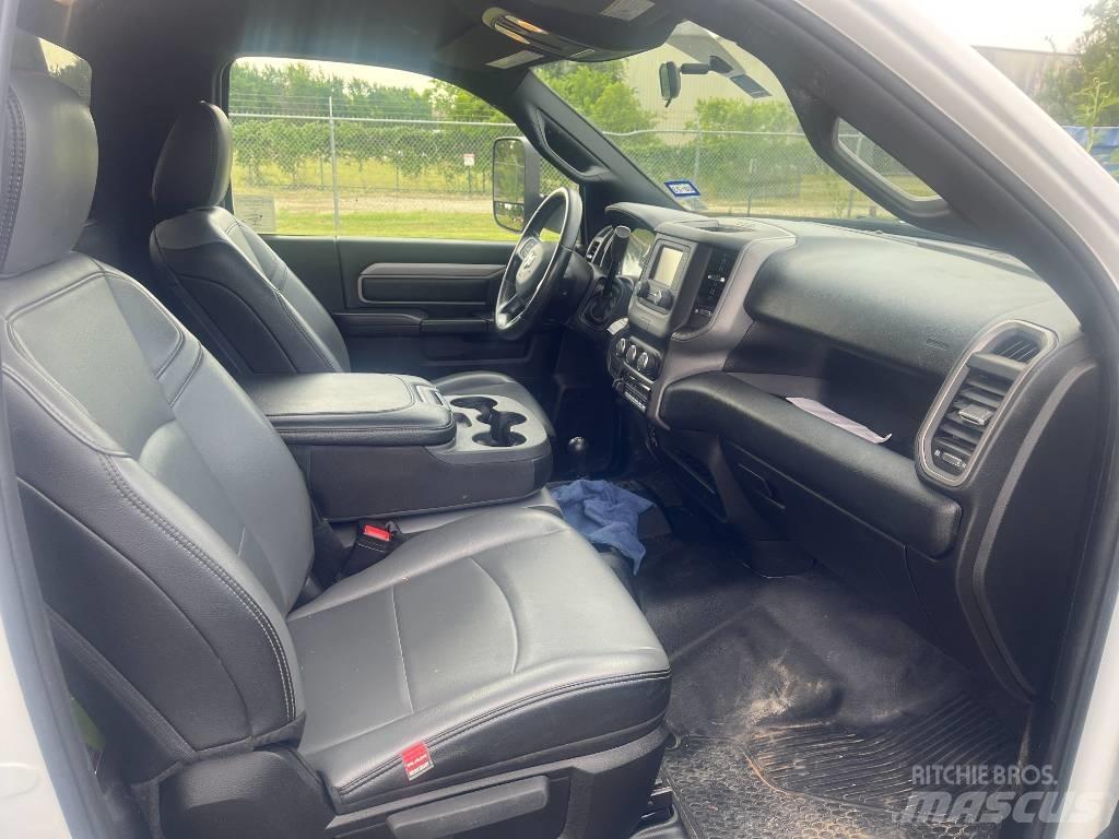 RAM 5500 Platformas/izkraušana no sāniem