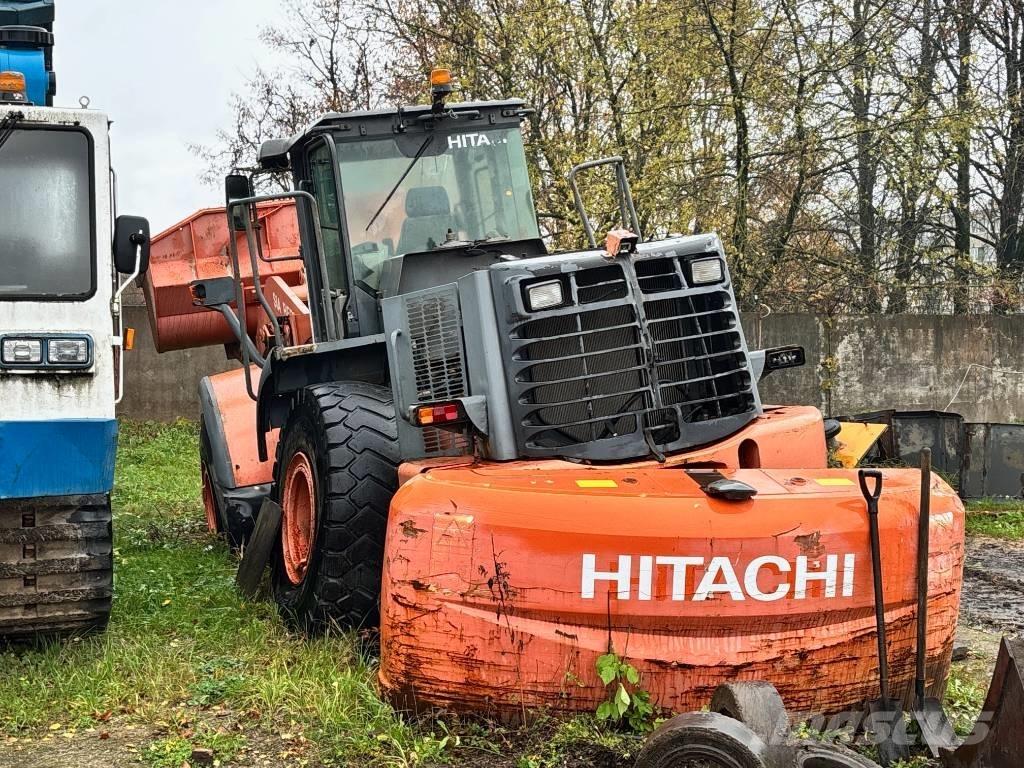 Hitachi ZW 250 Iekrāvēji uz riteņiem