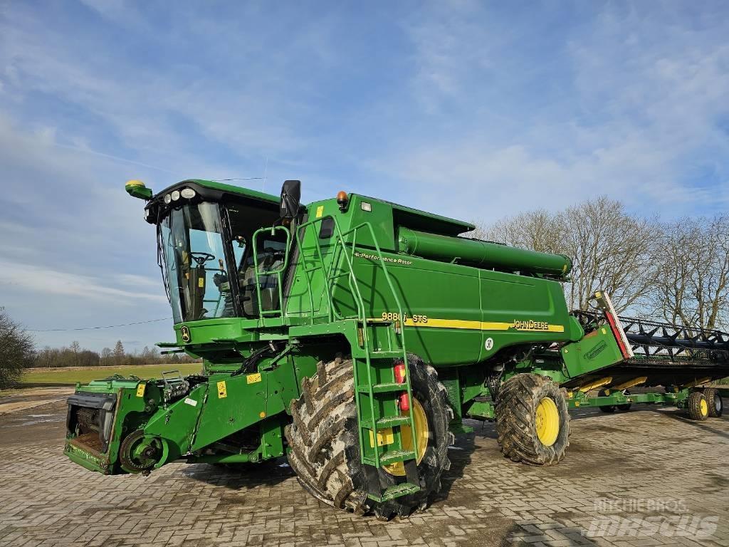 John Deere STS 9880i Ražas novākšanas kombaini