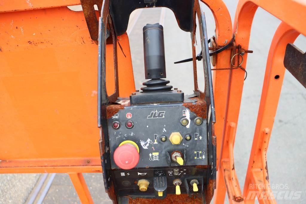 JLG 330LRT Šķerveida pacēlāji