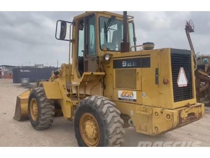 CAT 926E Iekrāvēji uz riteņiem
