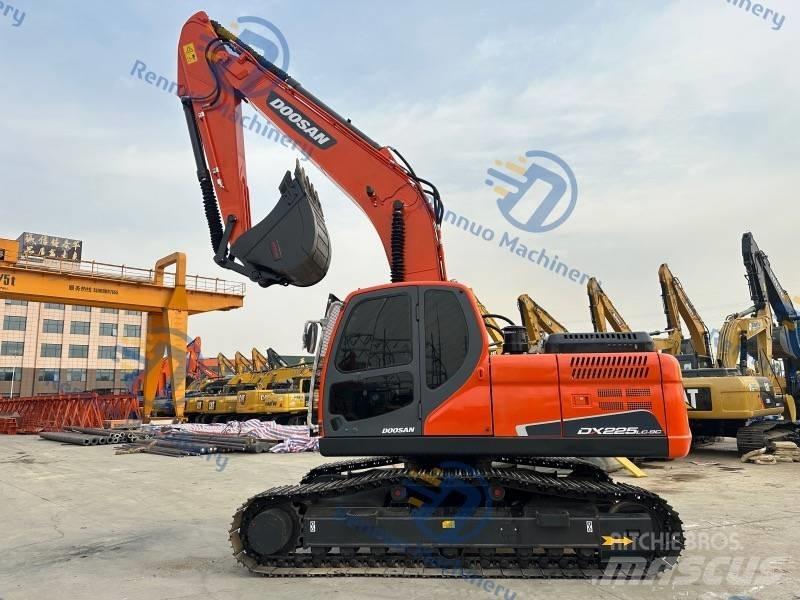 Doosan DX 225 LC-9C Kāpurķēžu ekskavatori