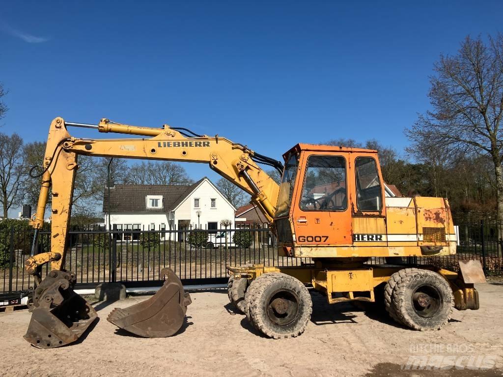 Liebherr A 900 B Ekskavatori uz riteņiem