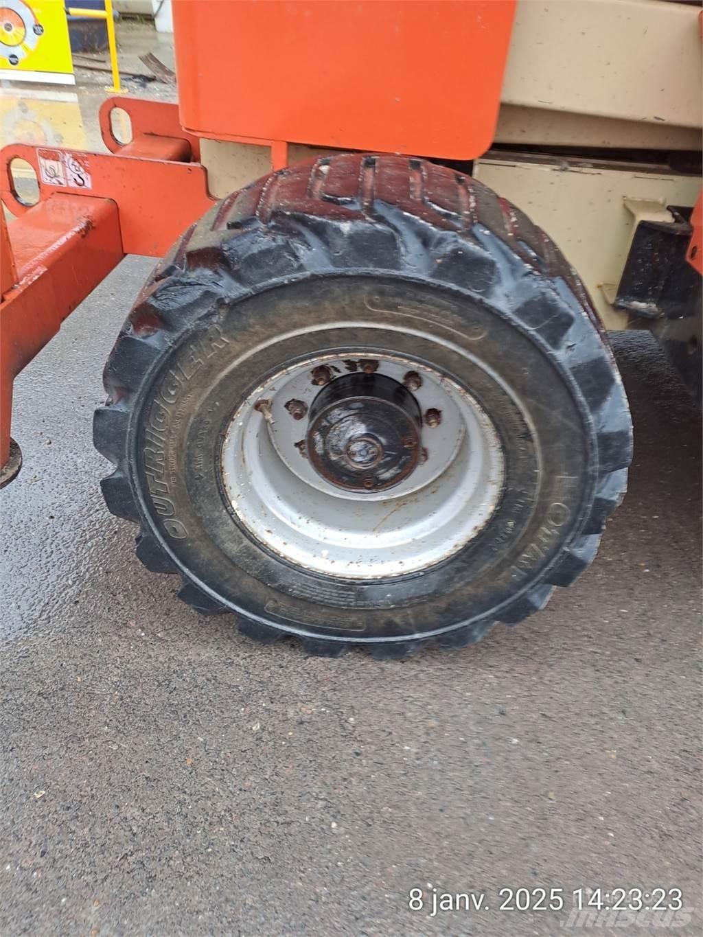 JLG 4394RT Šķerveida pacēlāji