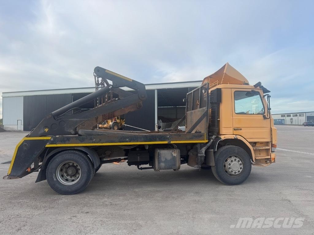 Scania P 82 H Kravas automašinas konteineru vedeji