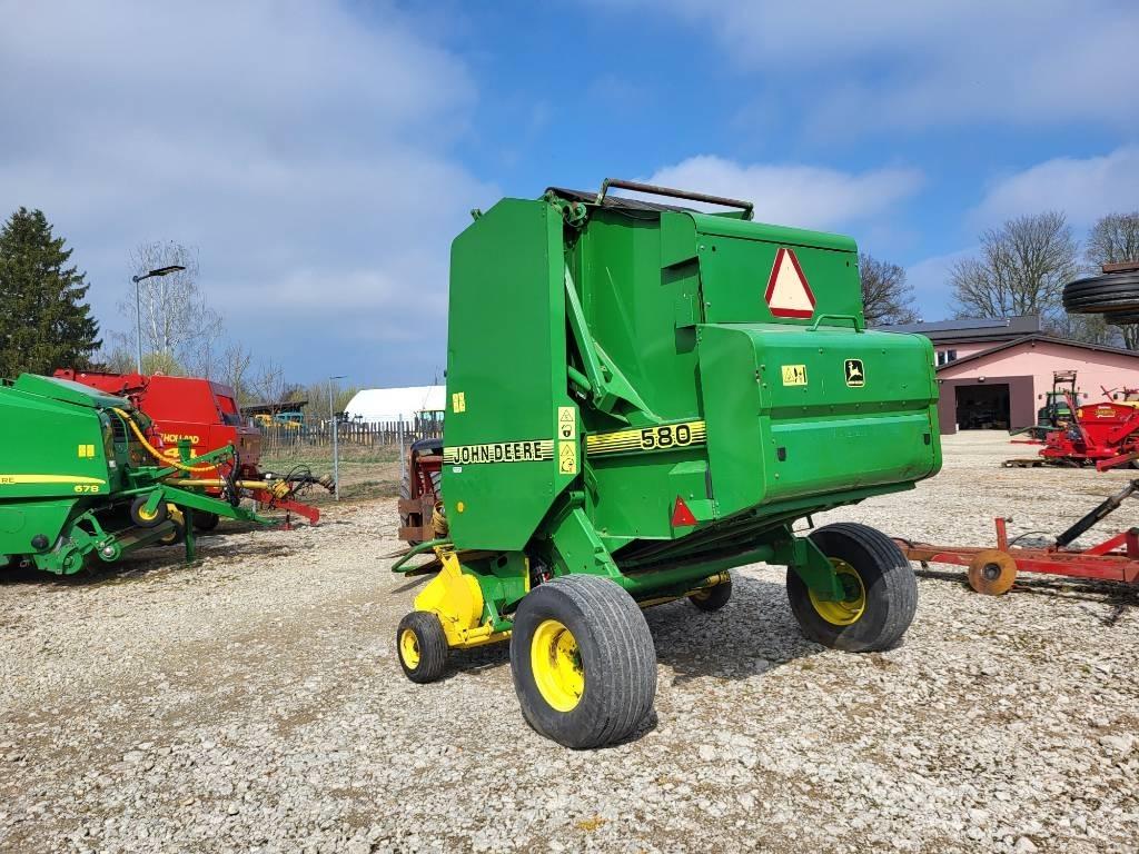 John Deere 580 Rituļu preses