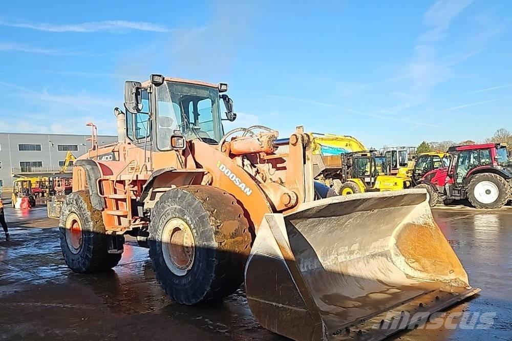 Doosan DL 400 Iekrāvēji uz riteņiem