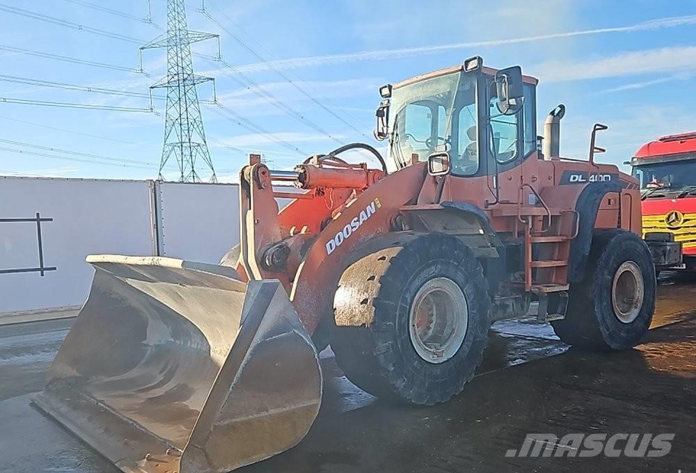 Doosan DL 400 Iekrāvēji uz riteņiem