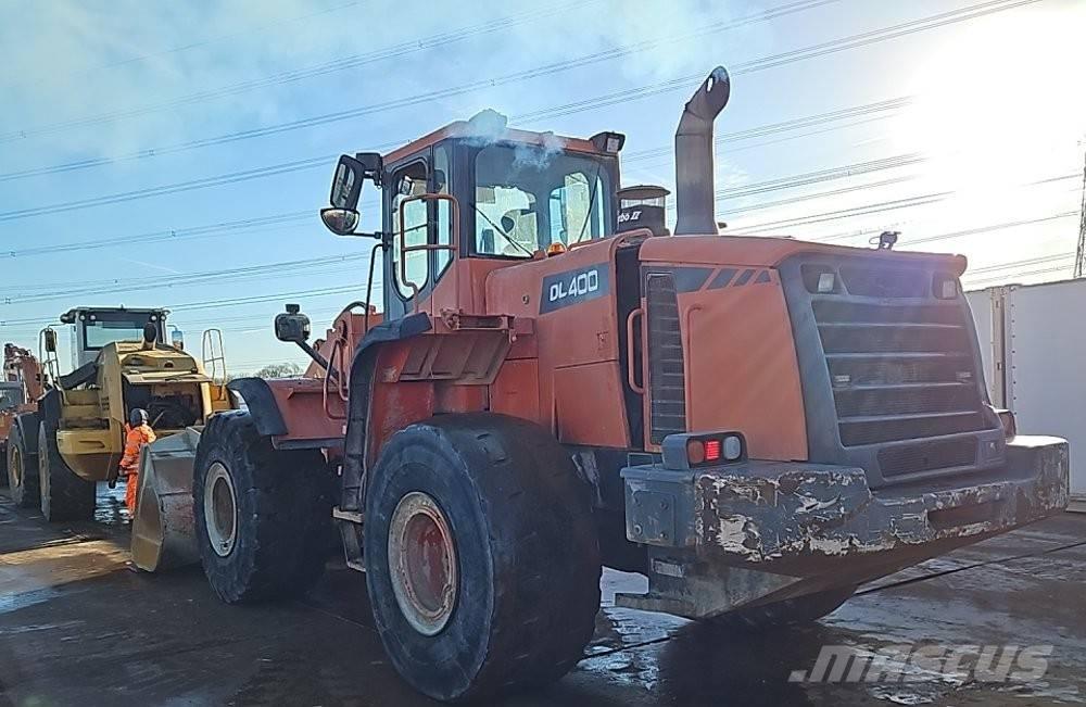 Doosan DL 400 Iekrāvēji uz riteņiem