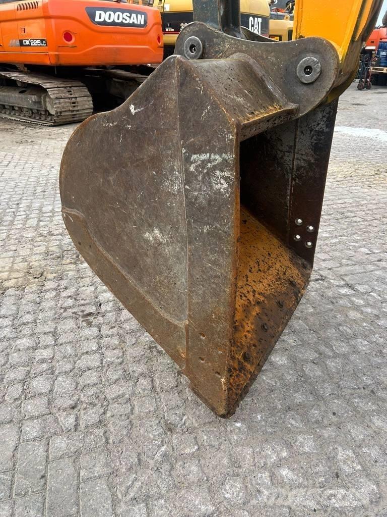Hyundai 140W-9A Ekskavatori uz riteņiem
