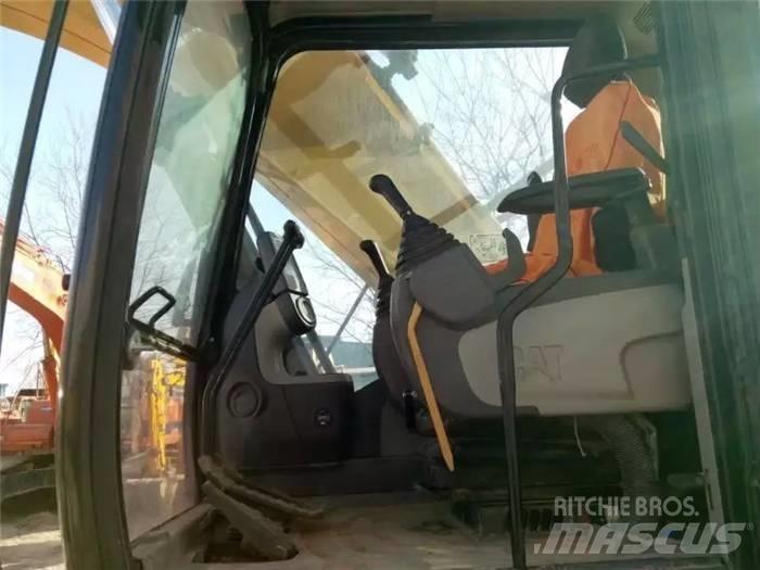 CAT 324 D2L Kāpurķēžu ekskavatori