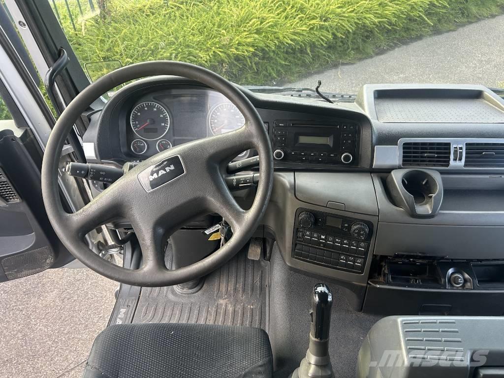 MAN TGS 33.400 Treileri ar āķi