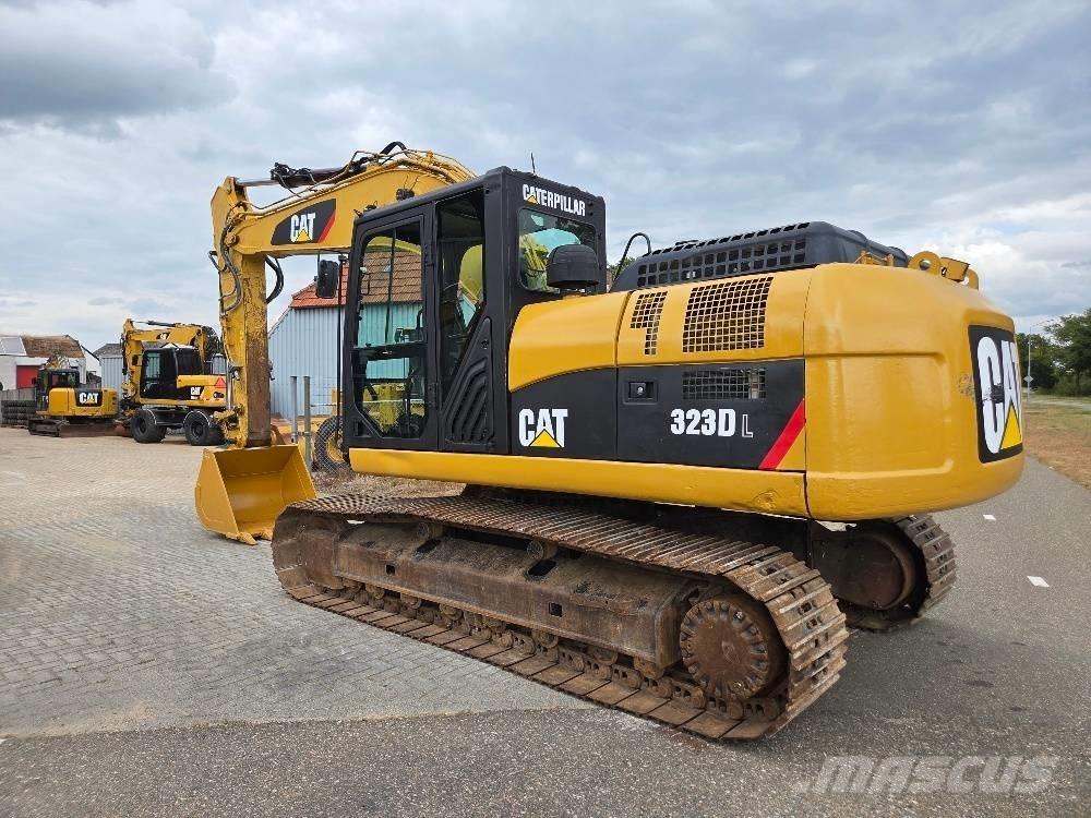 CAT 323DL Kāpurķēžu ekskavatori