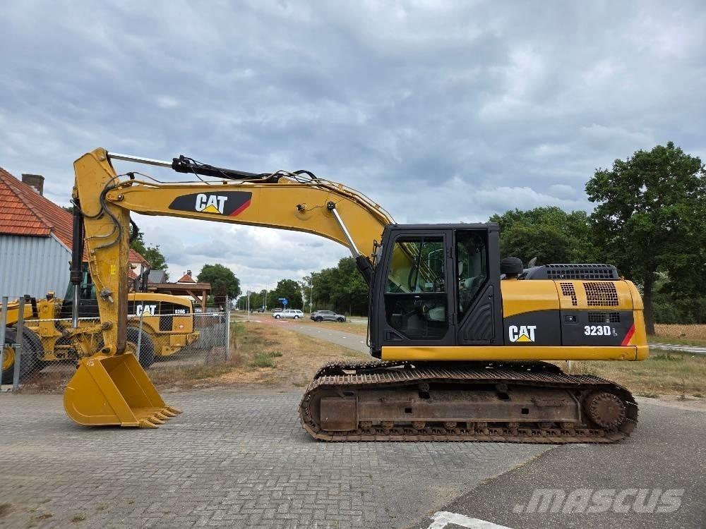 CAT 323DL Kāpurķēžu ekskavatori