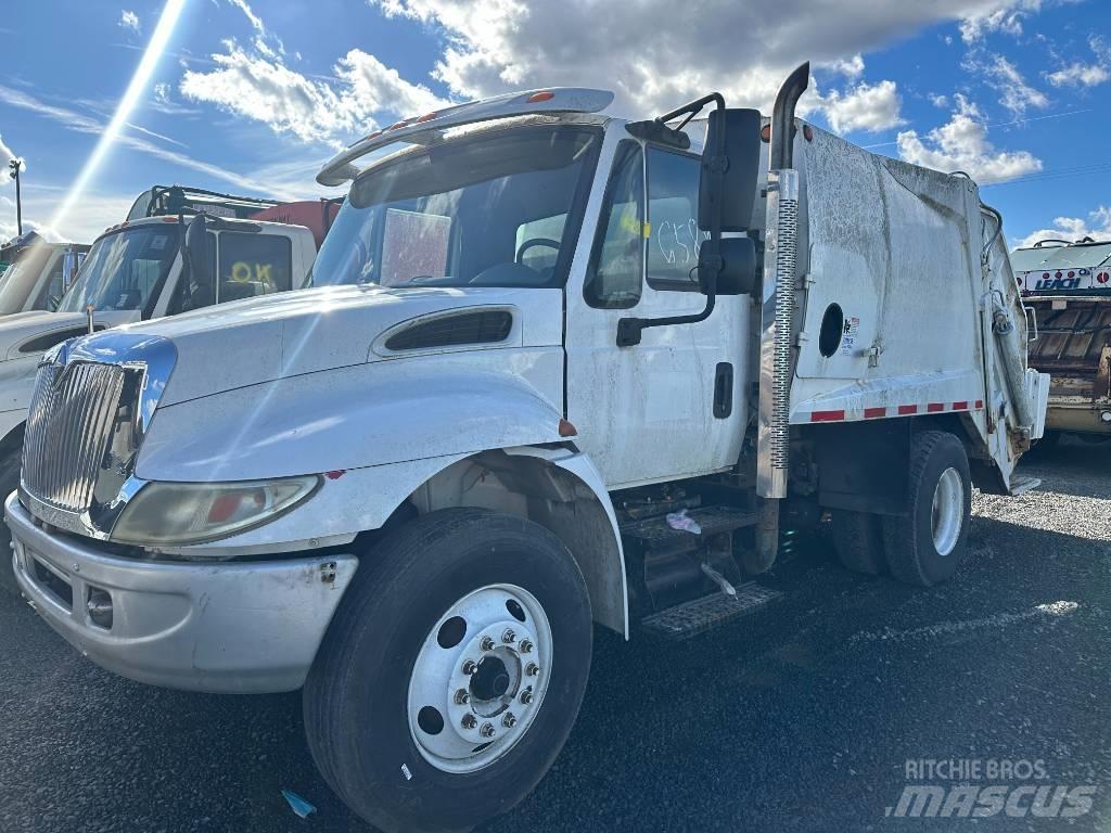 International 4300 Atkritumu izvešanas transports