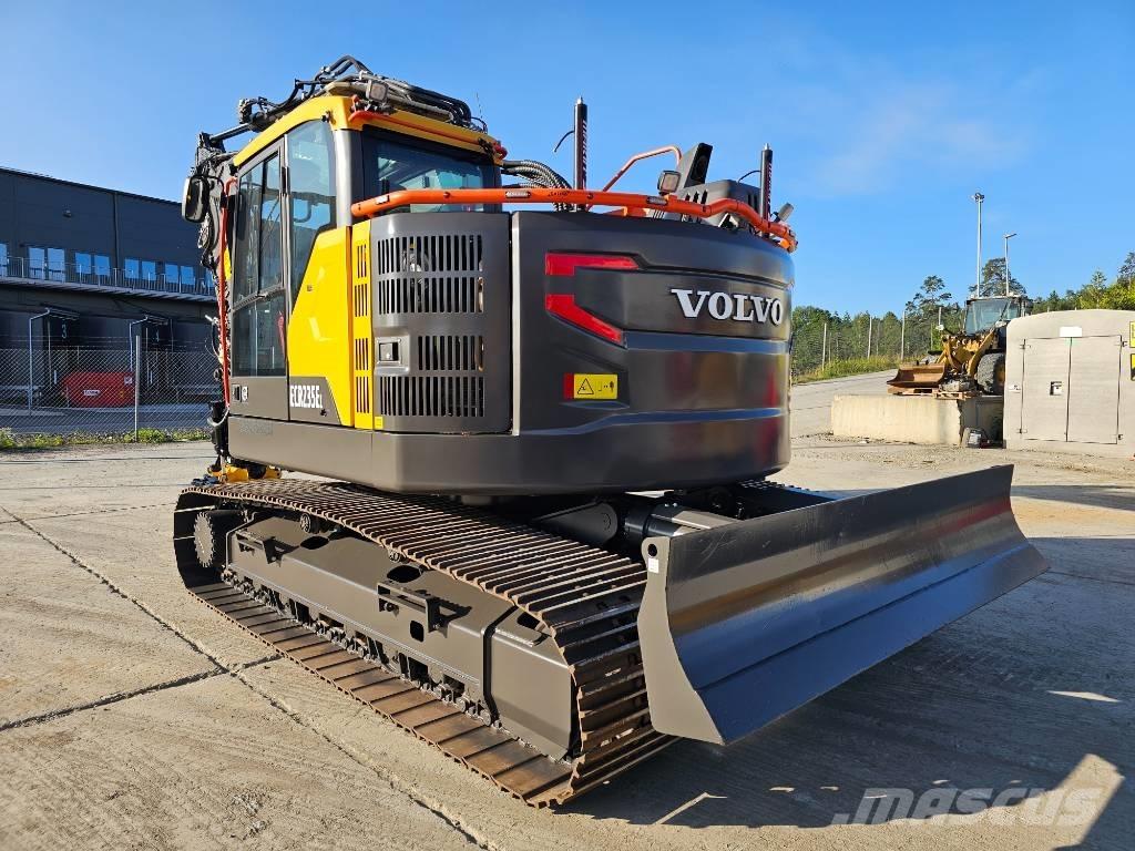 Volvo ECR235EL Kāpurķēžu ekskavatori