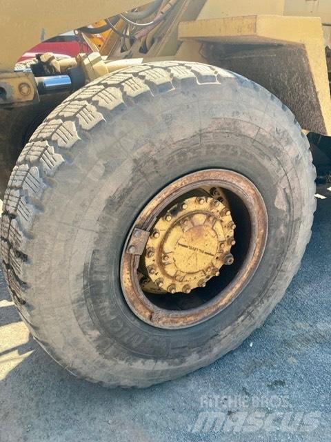 CAT 950 B Iekrāvēji uz riteņiem