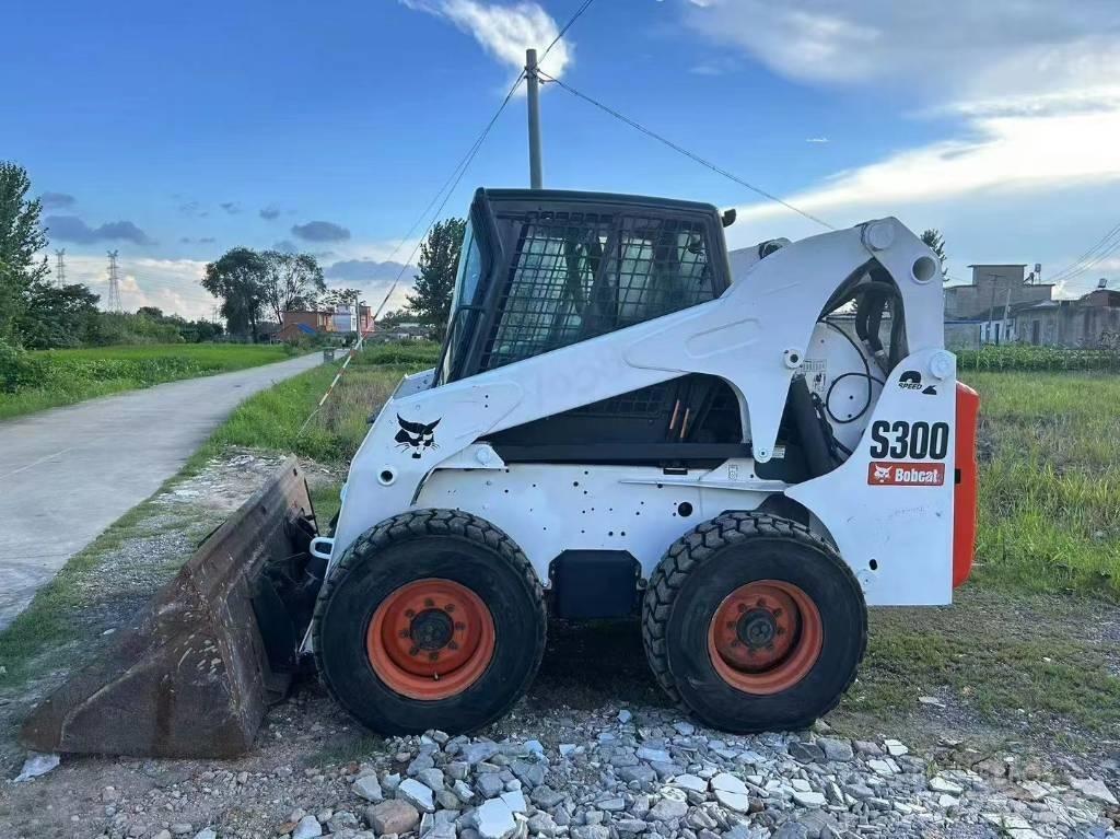 Bobcat S 300 Lietoti riteņu kompaktiekrāvēji