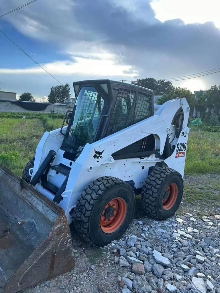 Bobcat S 300 Lietoti riteņu kompaktiekrāvēji
