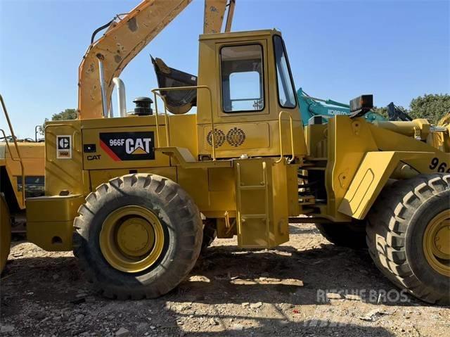 CAT 966 F Iekrāvēji uz riteņiem