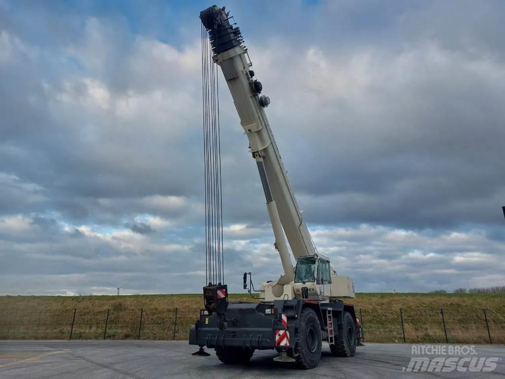 Terex RT100 Celtņi nelīdzenām virsmām