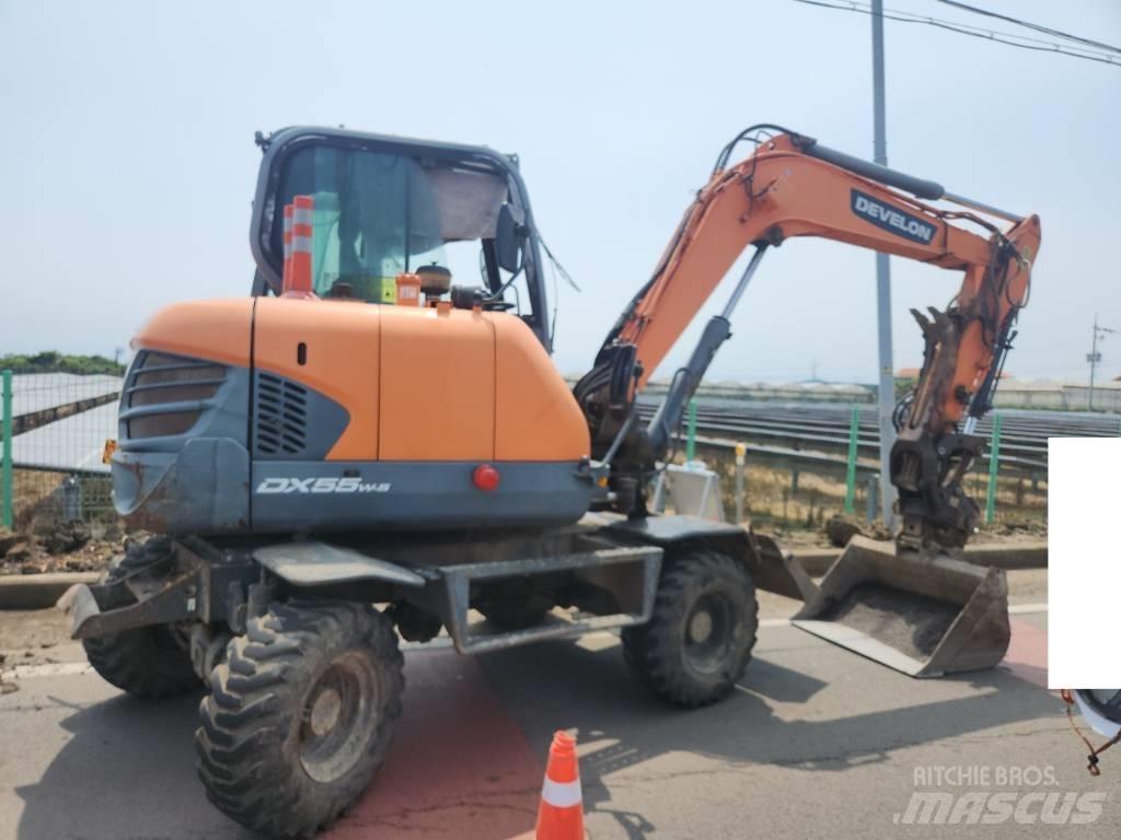 Doosan DX 55 W Ekskavatori uz riteņiem