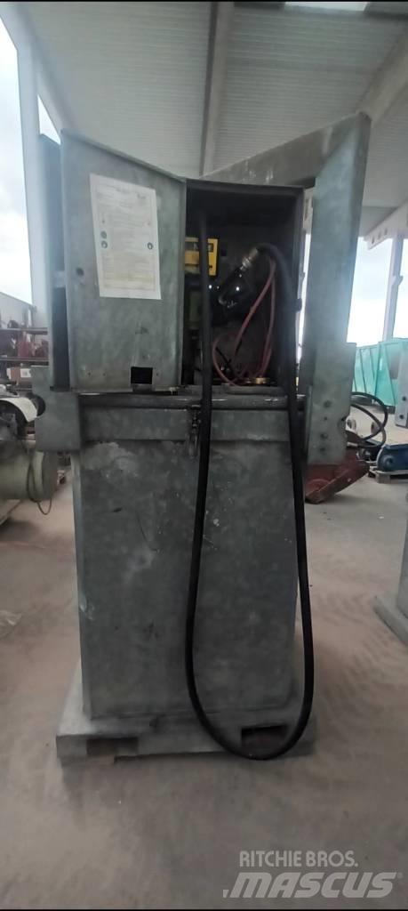 Bauer DT 1000 Degvielas un piedevu tvertnes