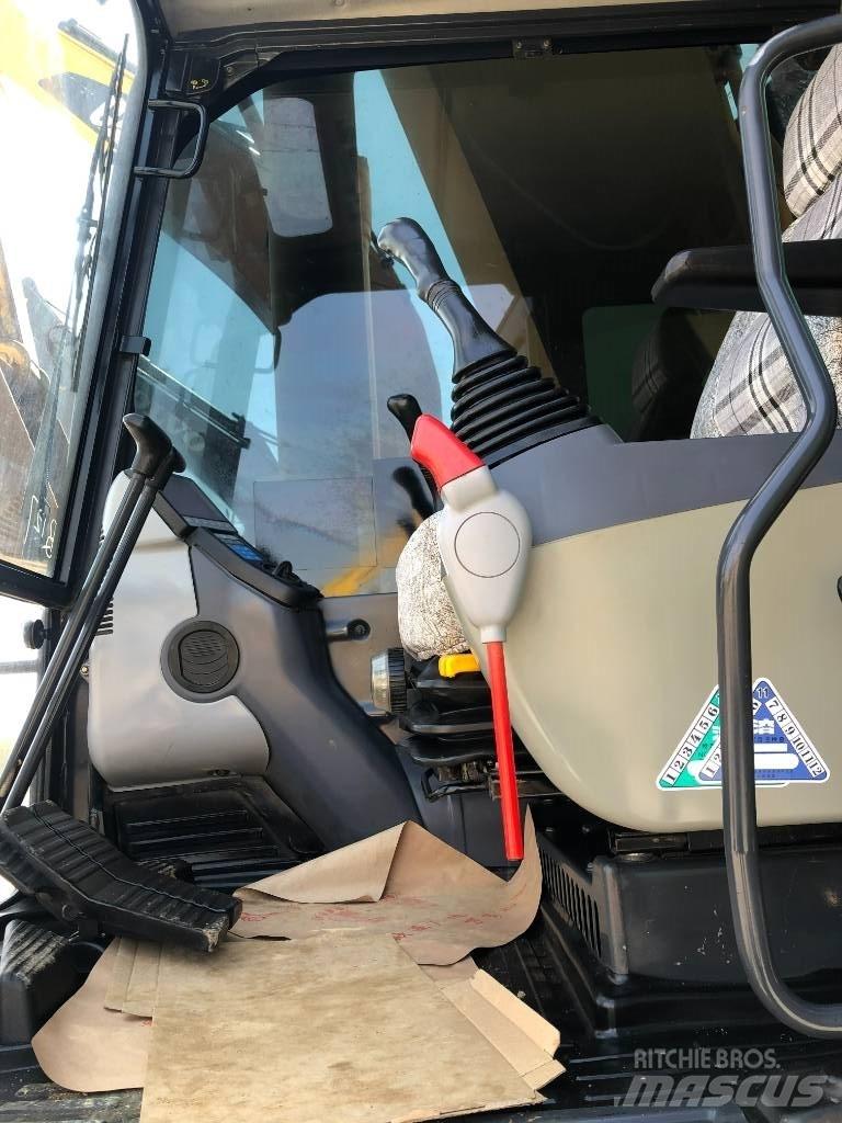 Komatsu 450 Kāpurķēžu ekskavatori