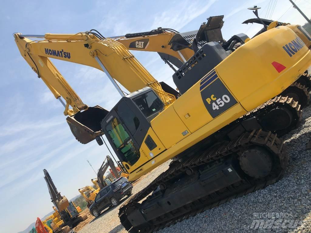 Komatsu 450 Kāpurķēžu ekskavatori