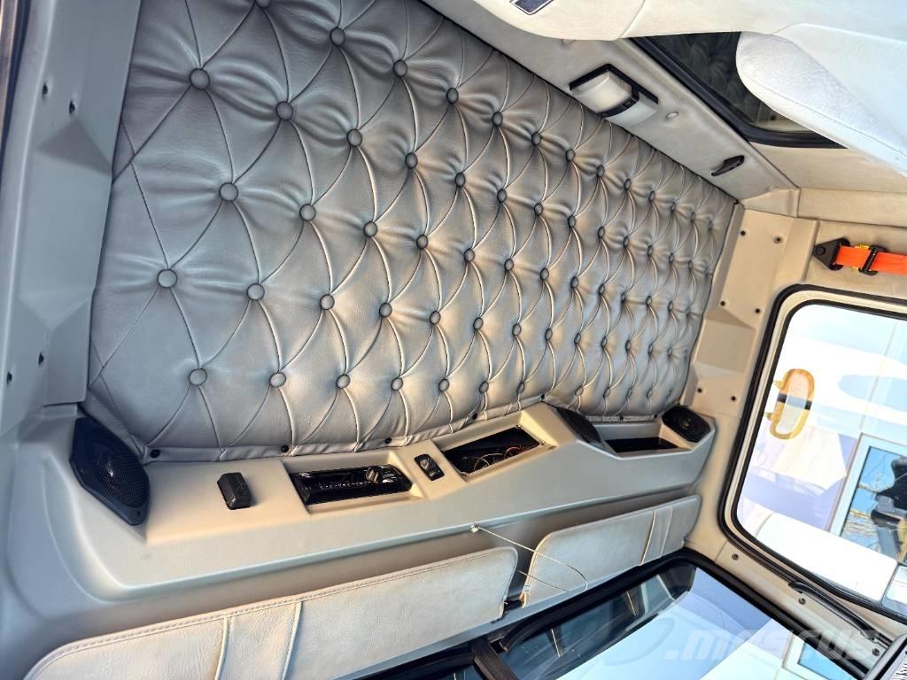 Western Star 4900 SA Pašizgāzējs